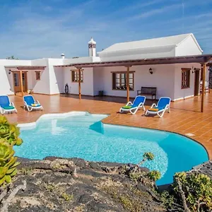 casa-lola-lanzarote.puertodelcarmen-hotels.org/